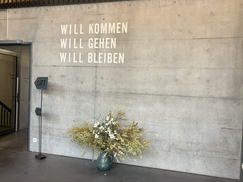 630F9E8C-3E9A-4E64-9AE8-53988A34A7F9_1_105_c